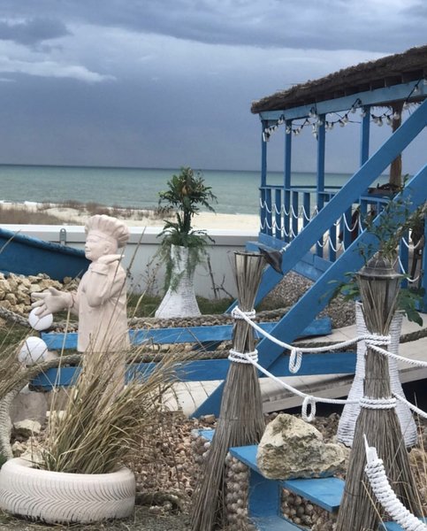 Terasa La Plage Corbu angajeaza bucatar, ajutor bucatar, ospatar, camerista